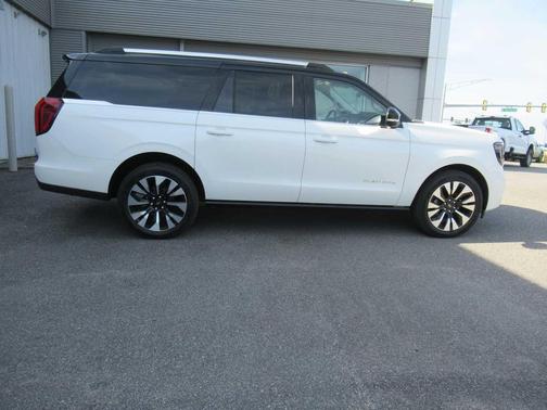 STAR WHITE MET TRI-COAT 2026 Ford Expedition Max Platinum