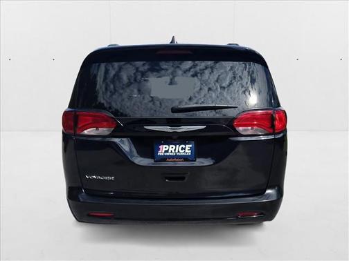 2021 Chrysler Voyager LXI