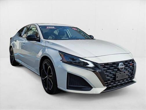 2023 Nissan Altima SR FWD