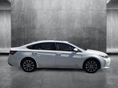 2017 Toyota Avalon Hybrid XLE Plus