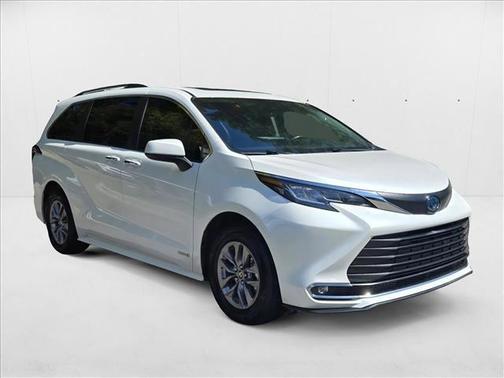 2021 Toyota Sienna XLE 7 Passenger