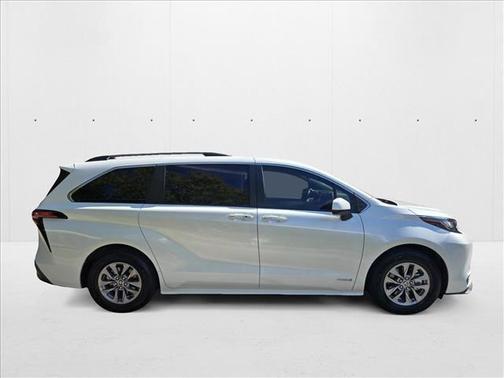 2021 Toyota Sienna XLE 7 Passenger