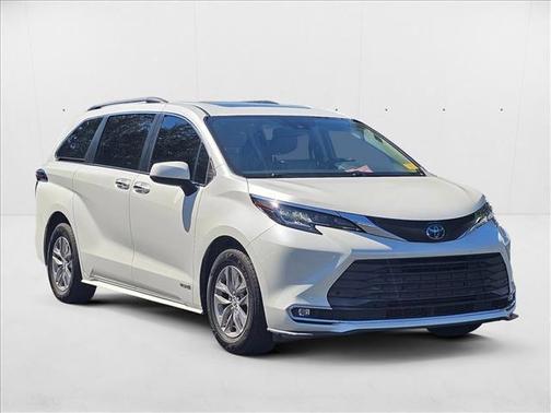 2021 Toyota Sienna XLE 7 Passenger
