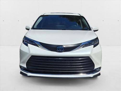 2021 Toyota Sienna XLE 7 Passenger