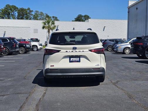 2021 Toyota Sienna XLE 7 Passenger