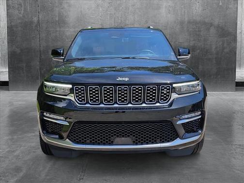2023 Jeep Grand Cherokee Summit