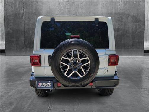 2024 Jeep Wrangler 4-Door Sahara 4x4