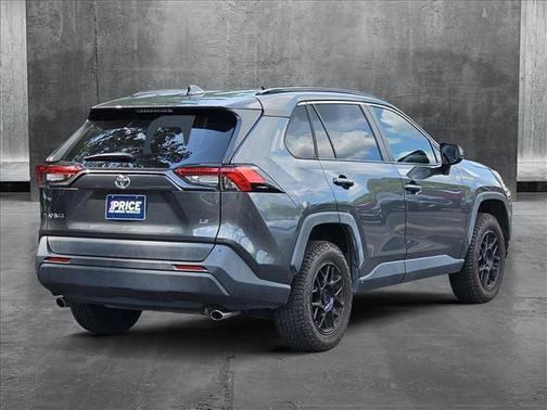 2020 Toyota RAV4 LE