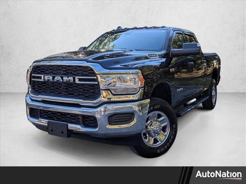 2022 RAM 2500 Tradesman Crew Cab 4x4 6'4' Box