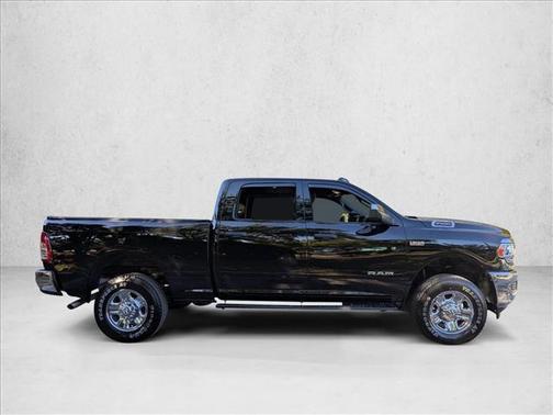 2022 RAM 2500 Tradesman Crew Cab 4x4 6'4' Box