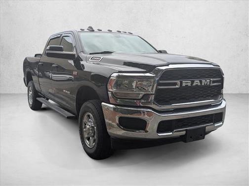 2022 RAM 2500 Tradesman Crew Cab 4x4 6'4' Box