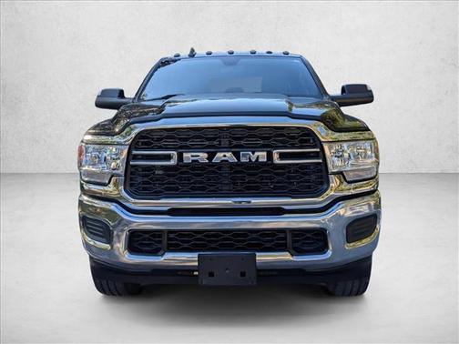 2022 RAM 2500 Tradesman Crew Cab 4x4 6'4' Box
