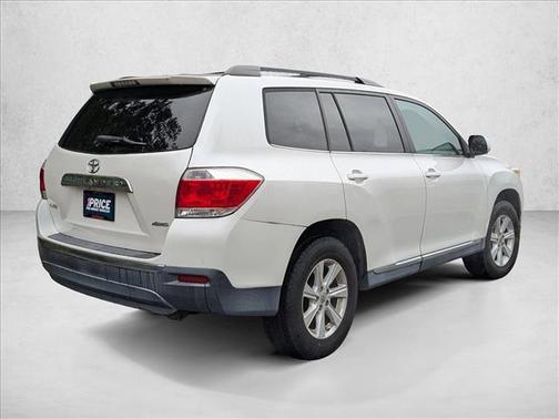 2011 Toyota Highlander SE