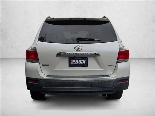 2011 Toyota Highlander SE