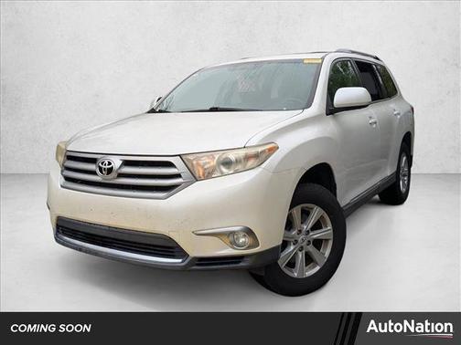 2011 Toyota Highlander SE