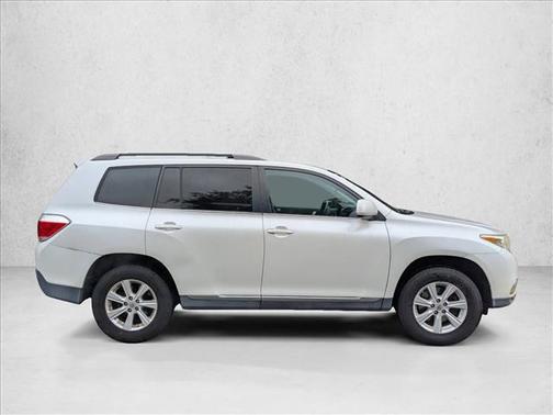 2011 Toyota Highlander SE