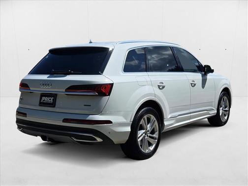 2023 Audi Q7 55 Premium Plus