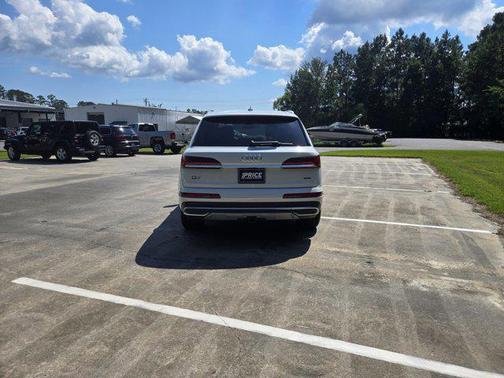 2023 Audi Q7 55 Premium Plus