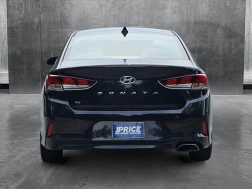 2018 Hyundai SONATA SE