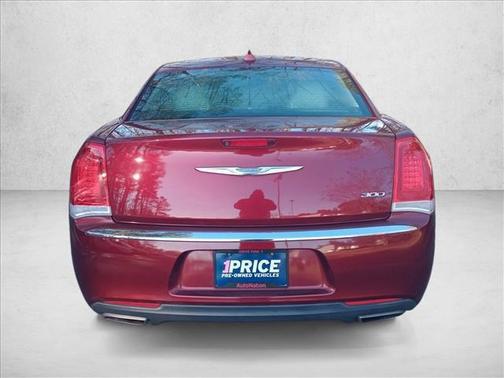 2017 Chrysler 300 Limited