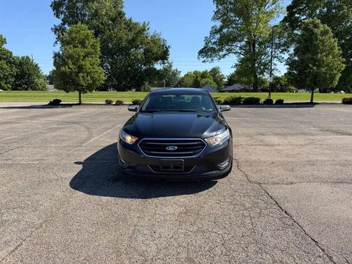 Tuxedo Black Metallic 2013 Ford Taurus Limited