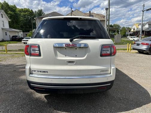 White 2014 GMC Acadia SLE-2