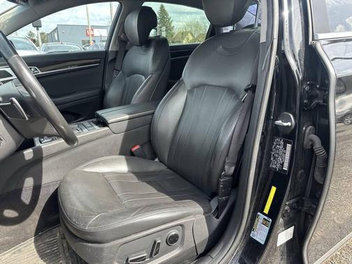 Black 2017 Genesis G80 3.8