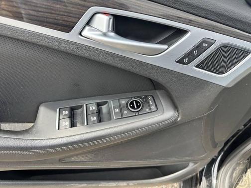 Black 2017 Genesis G80 3.8