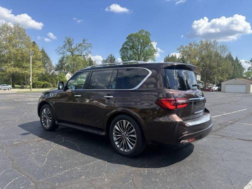 Maroon 2018 INFINITI QX80 Base