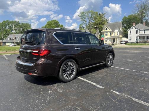 Maroon 2018 INFINITI QX80 Base