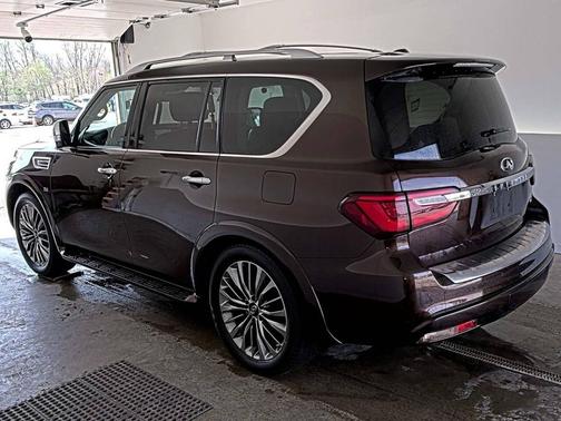 Maroon 2018 INFINITI QX80 Base