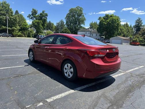Scarlet Red Pearl 2016 Hyundai ELANTRA SE