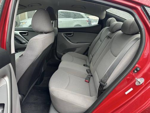Scarlet Red Pearl 2016 Hyundai ELANTRA SE