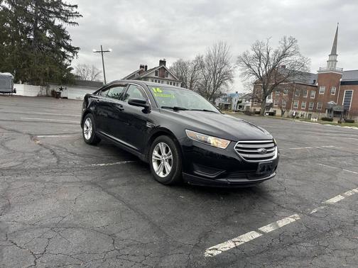 2016 Ford Taurus SE