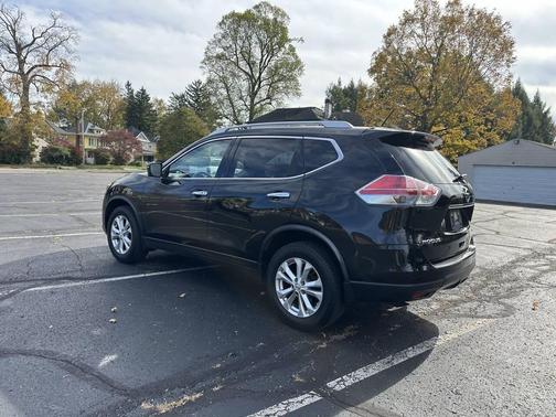 2016 Nissan Rogue SV