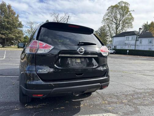 2016 Nissan Rogue SV