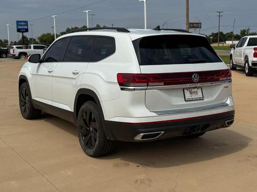 2024 Volkswagen Atlas 2.0T SE