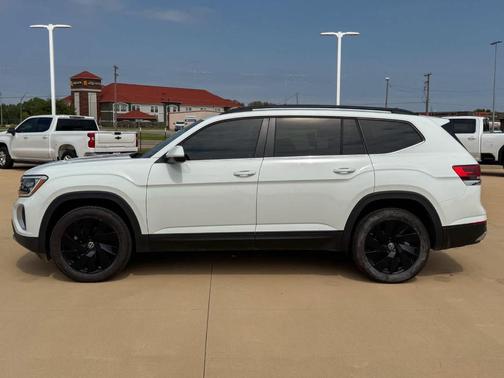 2024 Volkswagen Atlas 2.0T SE
