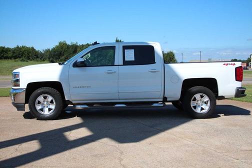 Summit White 2018 Chevrolet Silverado 1500 LT