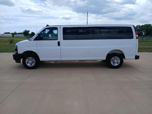 Summit White 2025 Chevrolet Express 3500 LS
