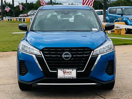 2023 Nissan Kicks S