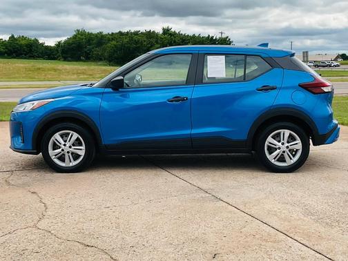 2023 Nissan Kicks S