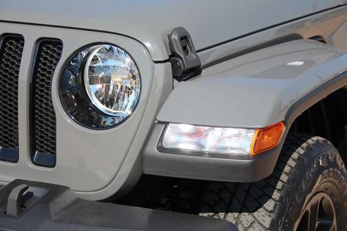 2022 Jeep Wrangler Unlimited Sahara Altitude