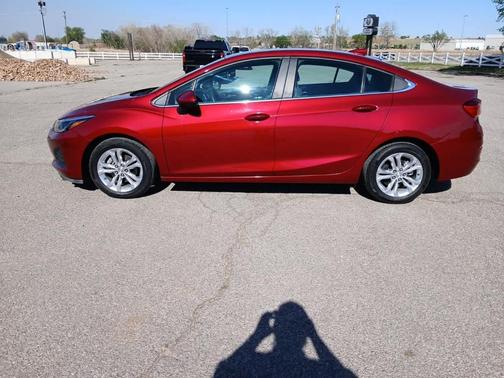 Cajun Red Tintcoat 2019 Chevrolet Cruze LT