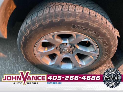 Bright Silver Clearcoat Metallic 2018 RAM 1500 Laramie