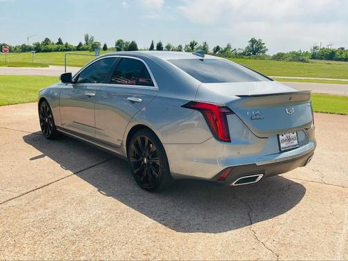2023 Cadillac CT4 Luxury