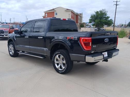 Blue 2021 Ford F-150 XLT