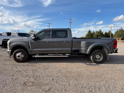 Carbonized Gray Metallic 2025 Ford F-350 Lariat Super Duty