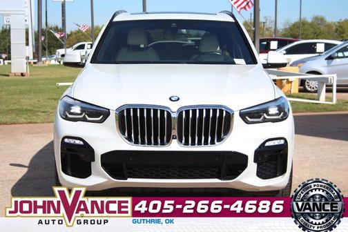 Mineral White Metallic 2021 BMW X5 sDrive40i