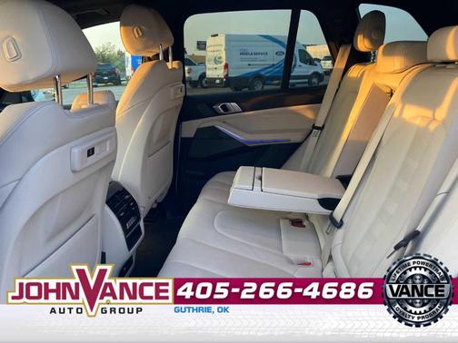 Mineral White Metallic 2021 BMW X5 sDrive40i